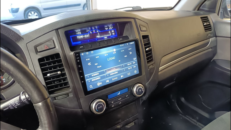 Consola para Mitsubishi Pajero 2010 (9 pulgadas)