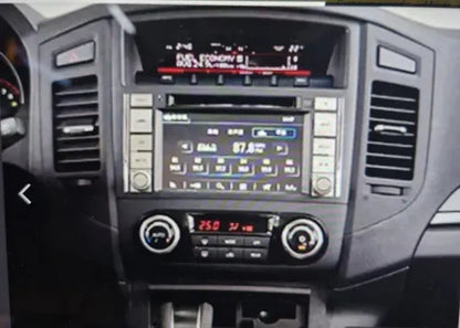 Consola para Mitsubishi Pajero 2010 (9 pulgadas)