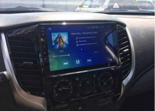 4575aa77-82db-4ca6-af2d-e1bfef2d8c0c_900x900_a45899d2-7656-4958-ae5c-03bf88ef57dd Autoradio + Consola para Mitsubishi Triton 2015 (9 pulgadas, AC automático, negro UV)